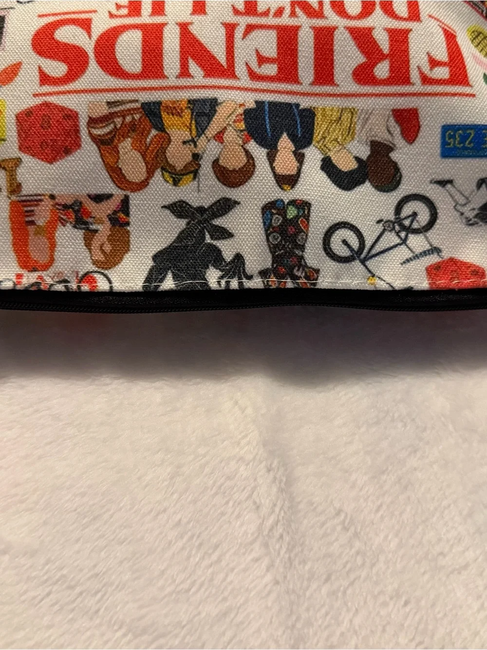 Stranger Things- Friends Don't Lie Canvas Makeup Bag, Zippered